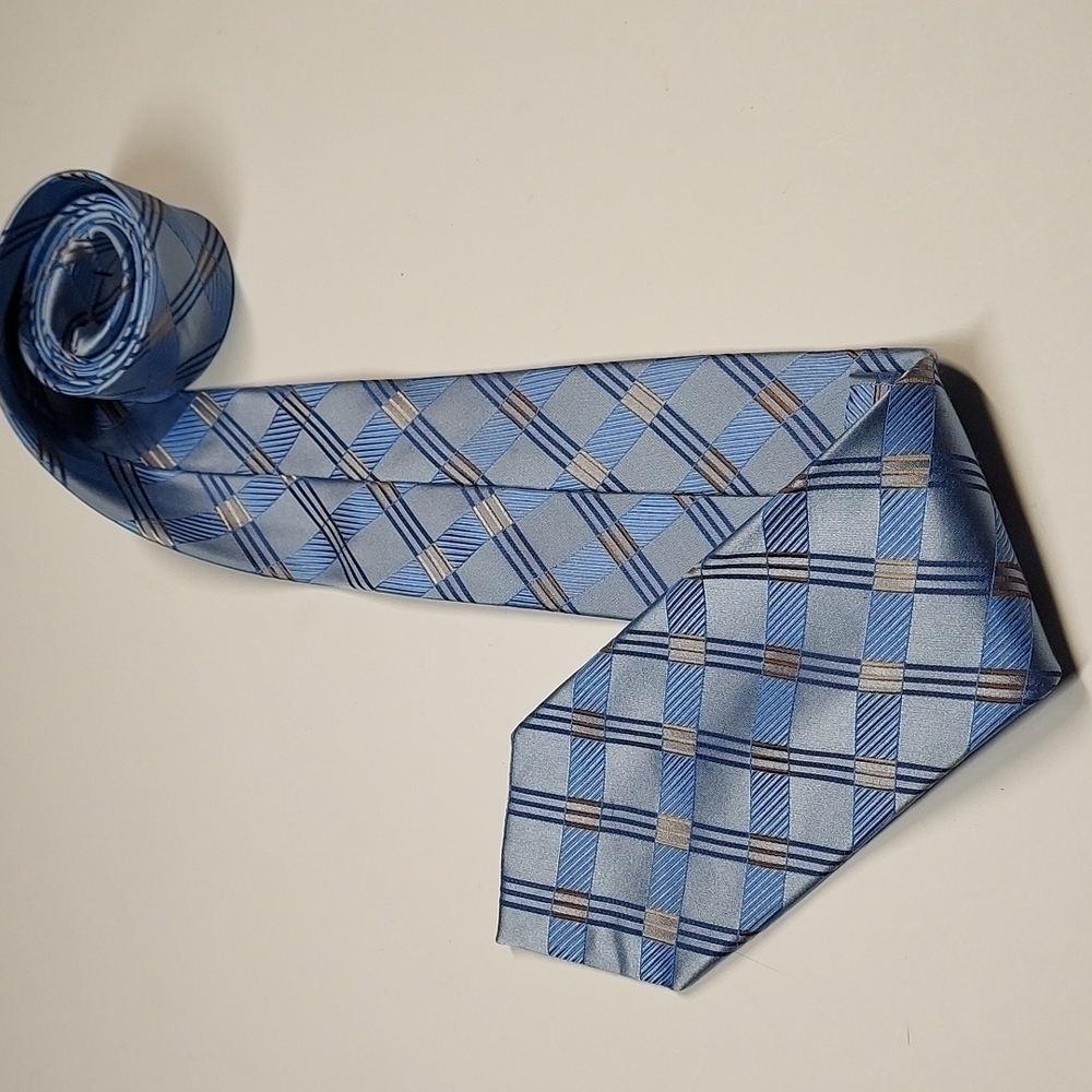 Michael Kors Tie - Picture 7 of 7